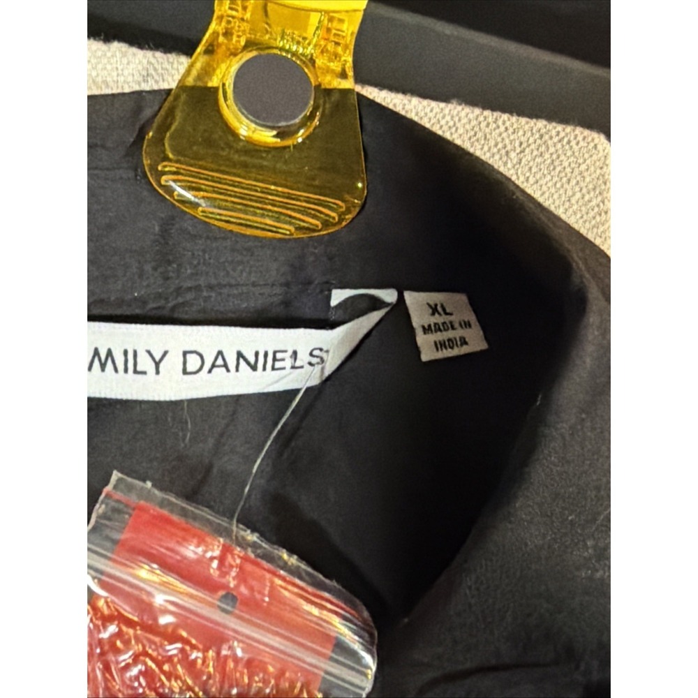 WOMENS EMILY DANIELS  BLOUSE, BUTTON  FRT, BLACK LONG SLEEVE, BRAND NEW, SIZE L - Picture 4 of 7